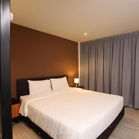 Studio F Sukhumvit Бангкок Екстер'єр фото